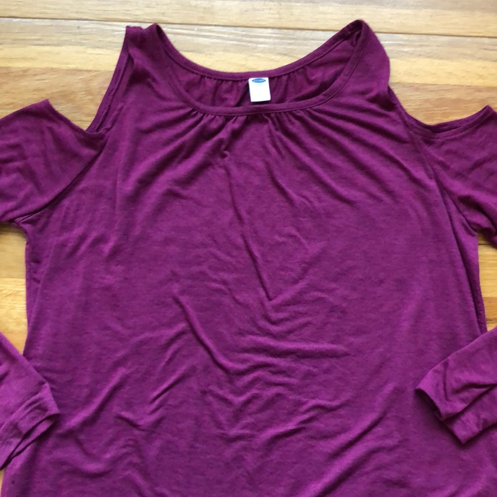 OLD NAVY cold shoulder top